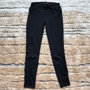 NWOT R&R zipper legging